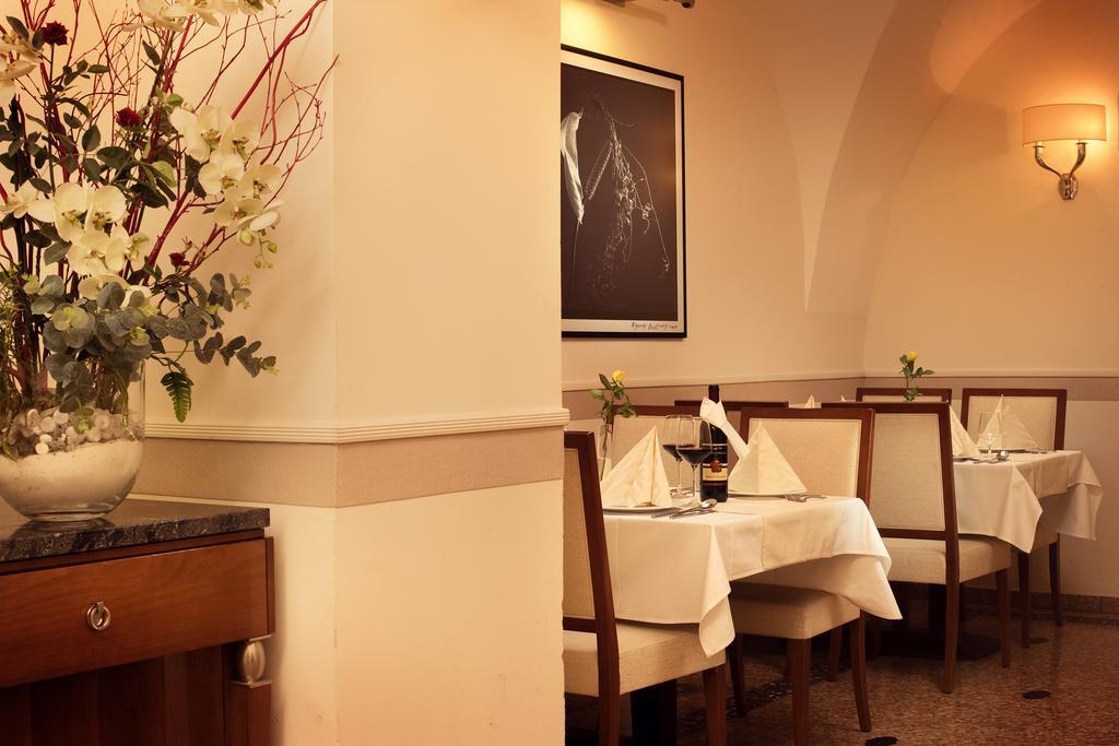 Hotel Ambassador Kosice Luaran gambar