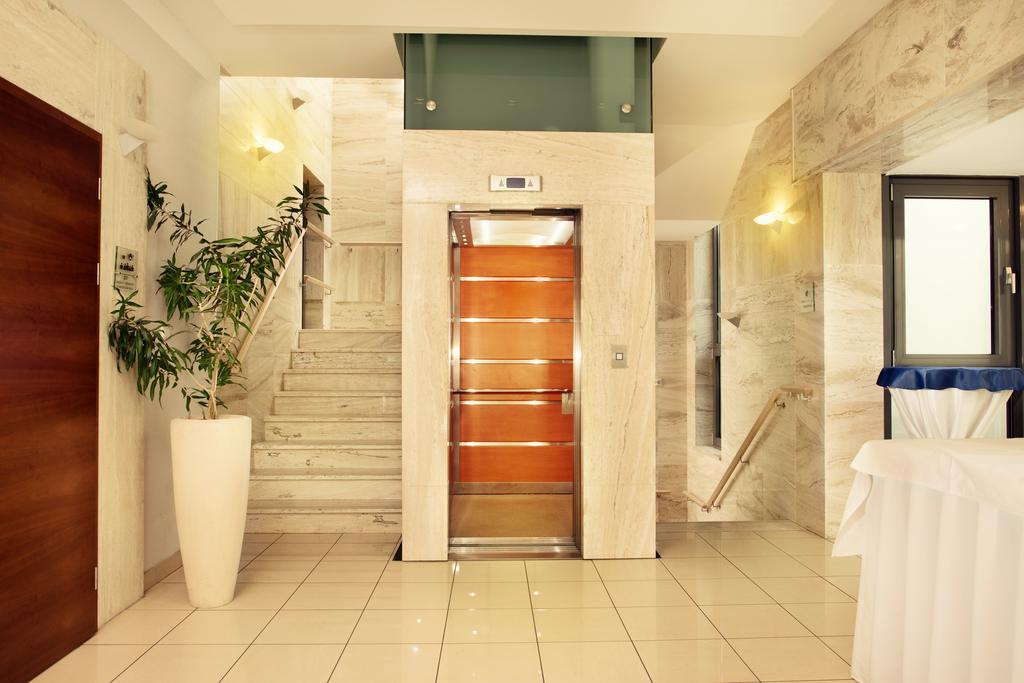 Hotel Ambassador Kosice Luaran gambar