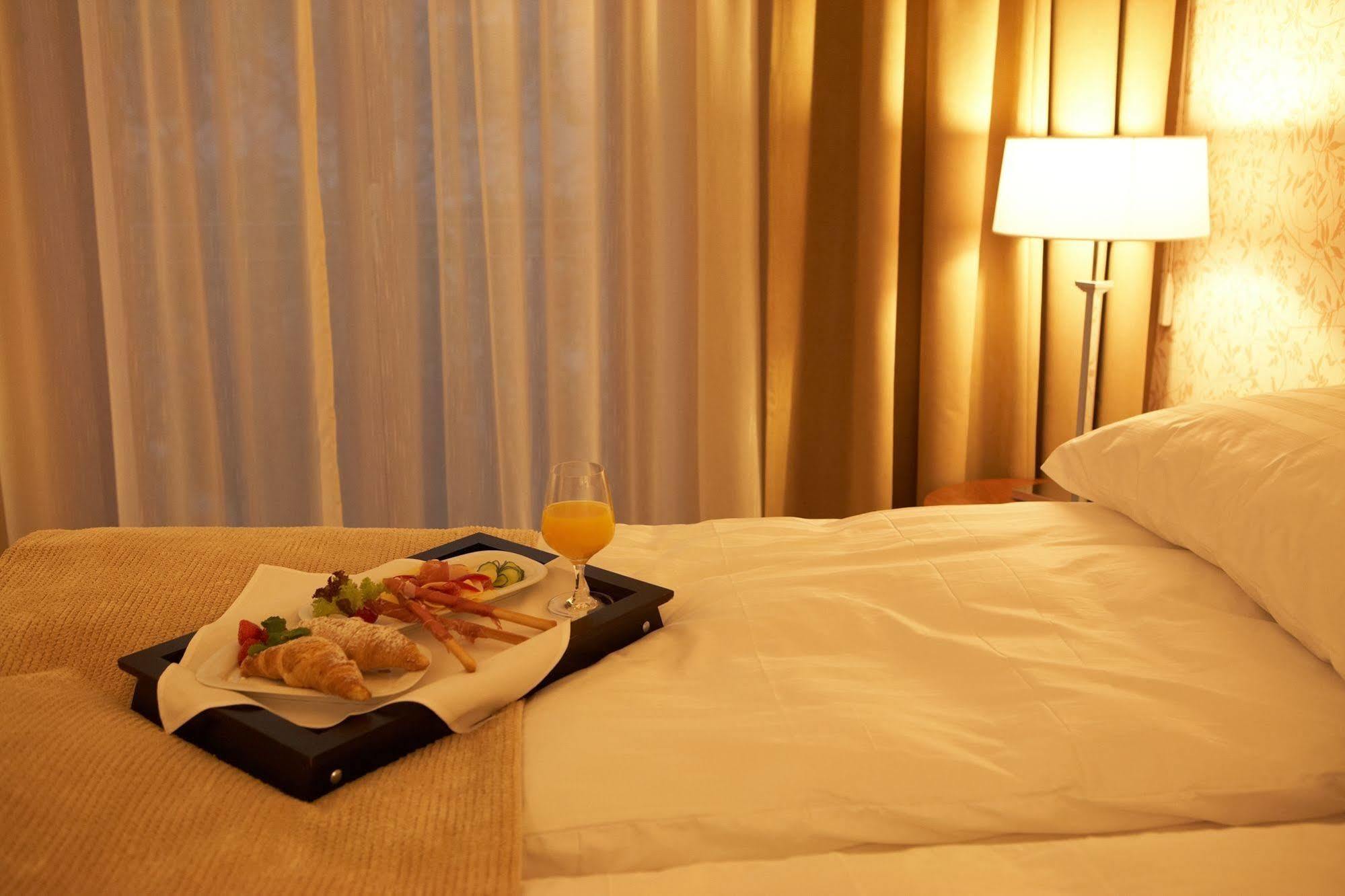 Hotel Ambassador Kosice Luaran gambar