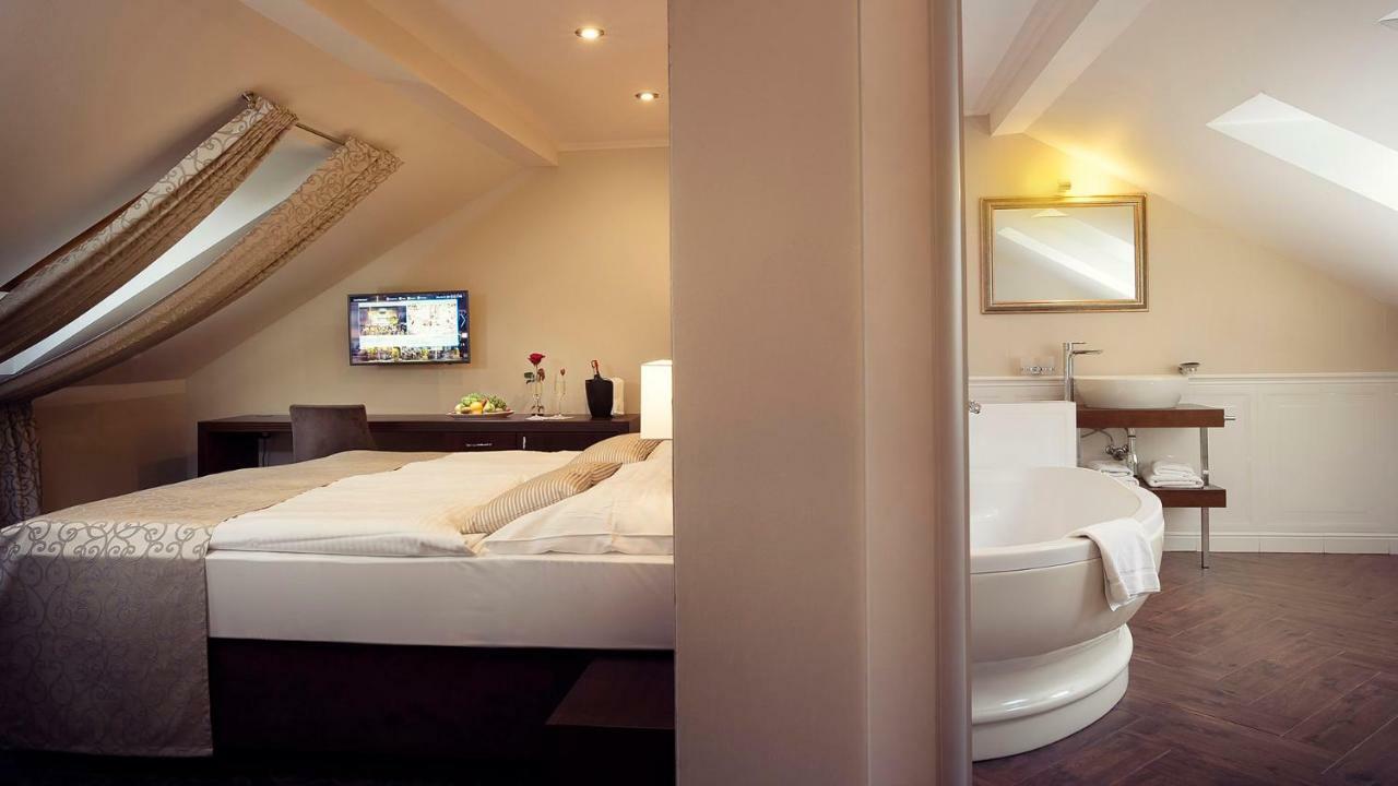 Hotel Ambassador Kosice Luaran gambar